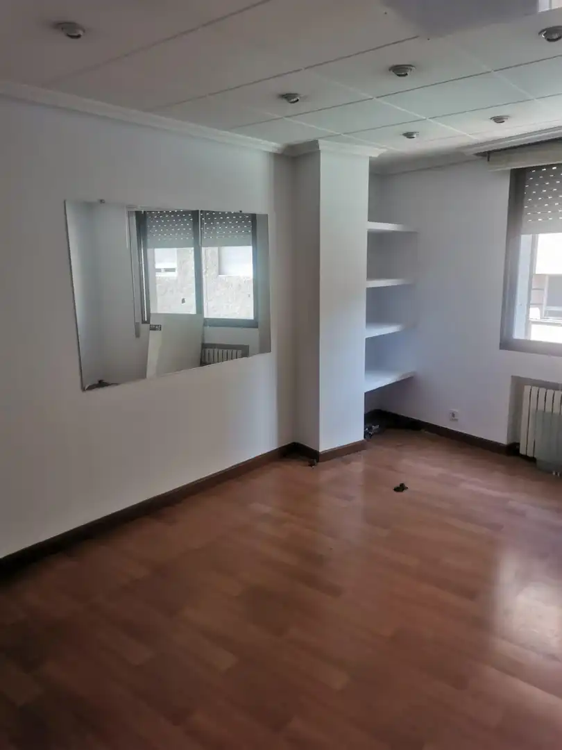 Oficina de alquiler en Avenida España, 1, Centro