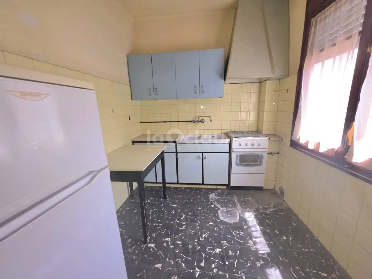 Cuina de Casa adosada en venda en Tona amb Jardí privat, Terrassa i Moblat