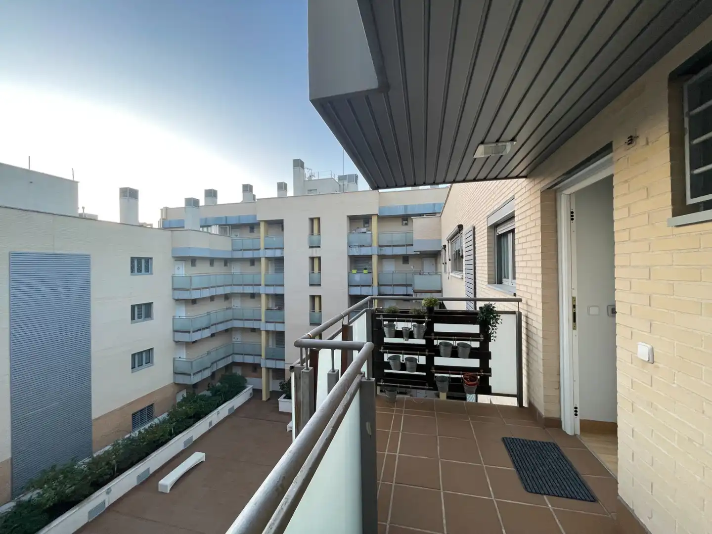 Terrasse von Wohnung zur Miete in San Sebastián de los Reyes mit Heizung, Abstellraum und Ofen