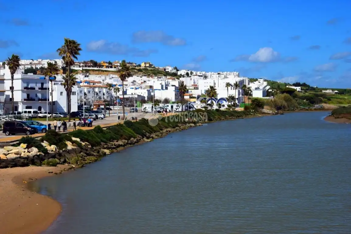 Vista exterior de Piso en venta en Conil de la Frontera con Aire acondicionado, Calefacción y Terraza