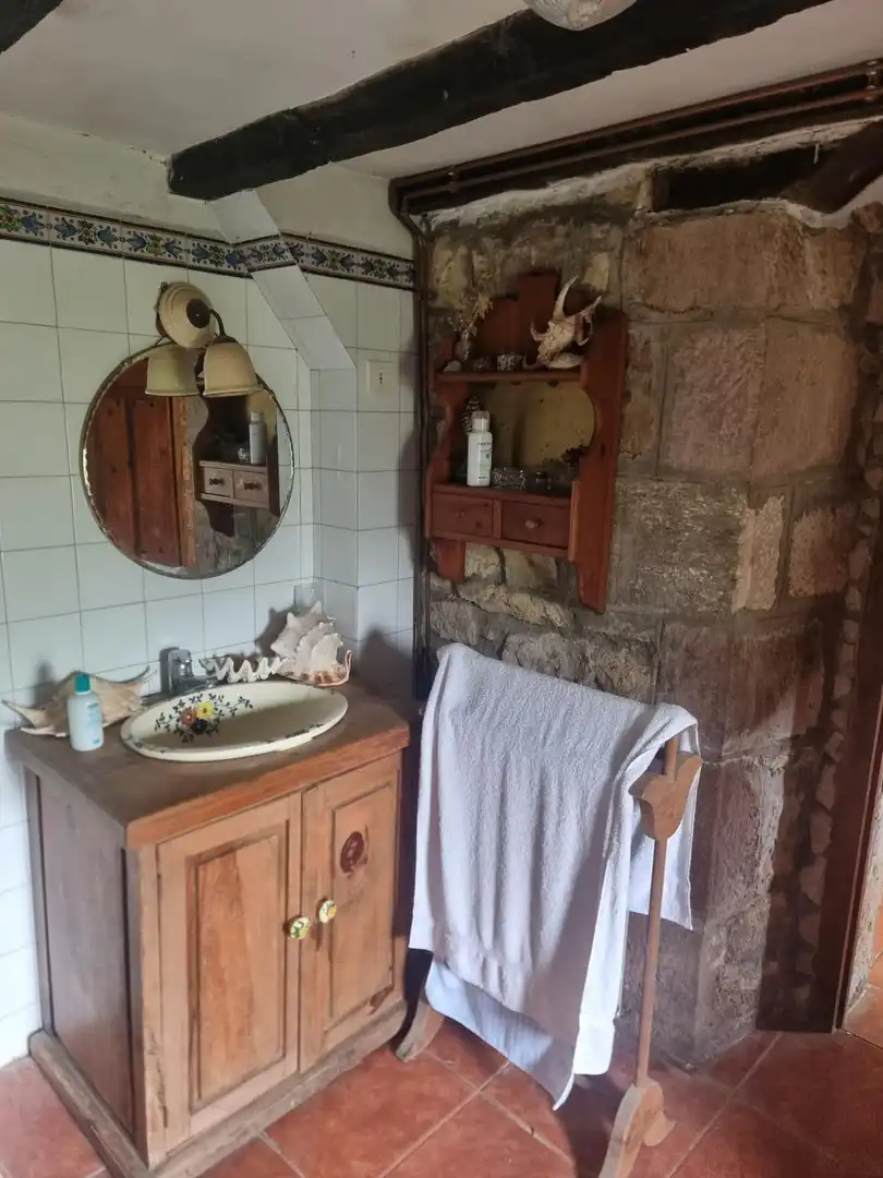 Baño de Casa o chalet en venta en Corvera de Toranzo con Calefacción, Jardín privado y Parquet