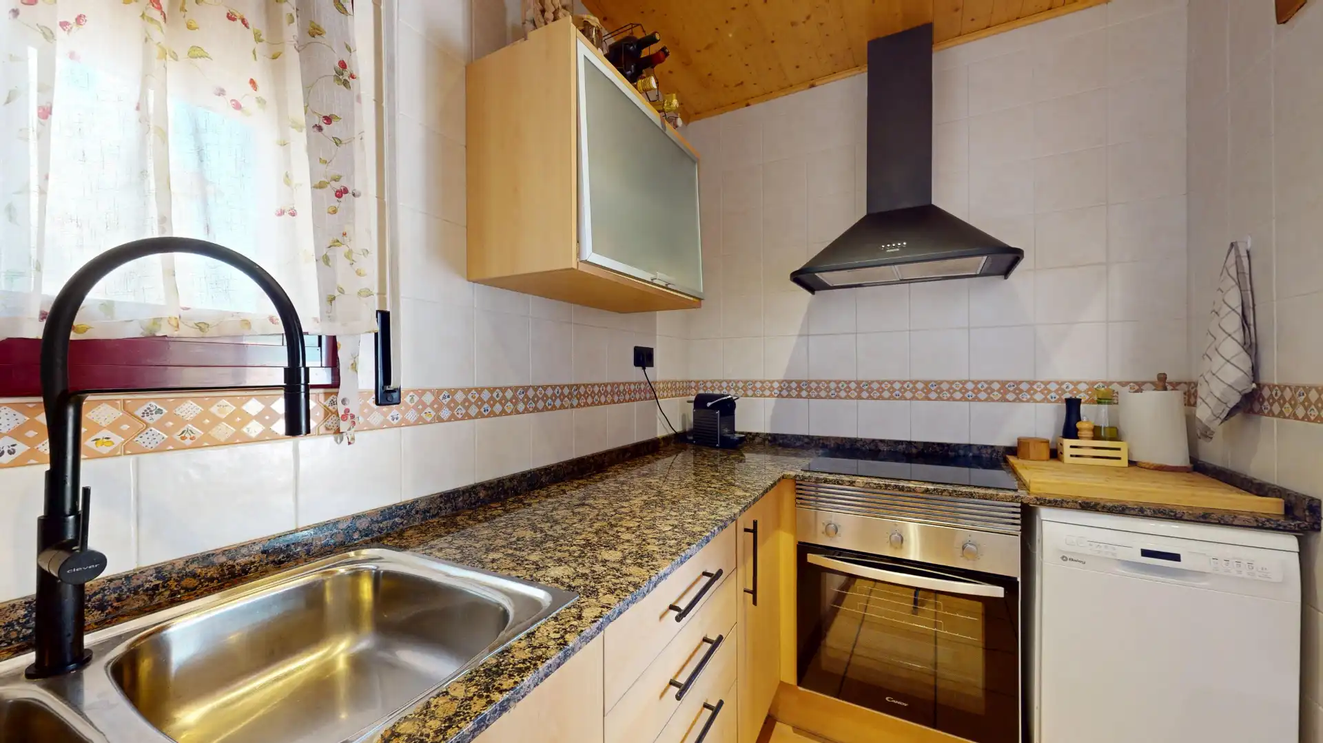 Cocina de Piso en venta en Prades con Calefacción, Terraza y Horno