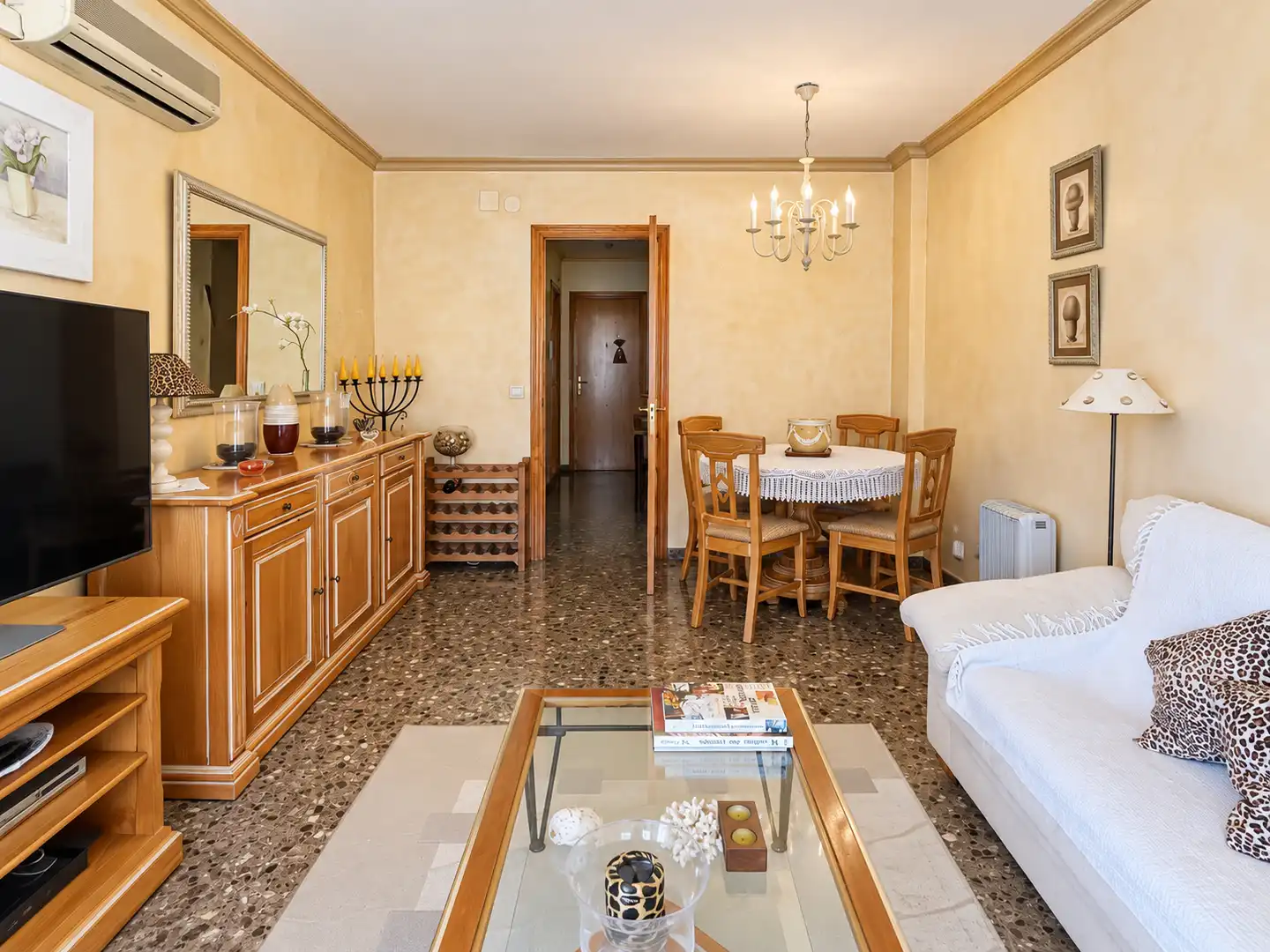Piso con terraza en venta en Carrer Astúries, imagen 4