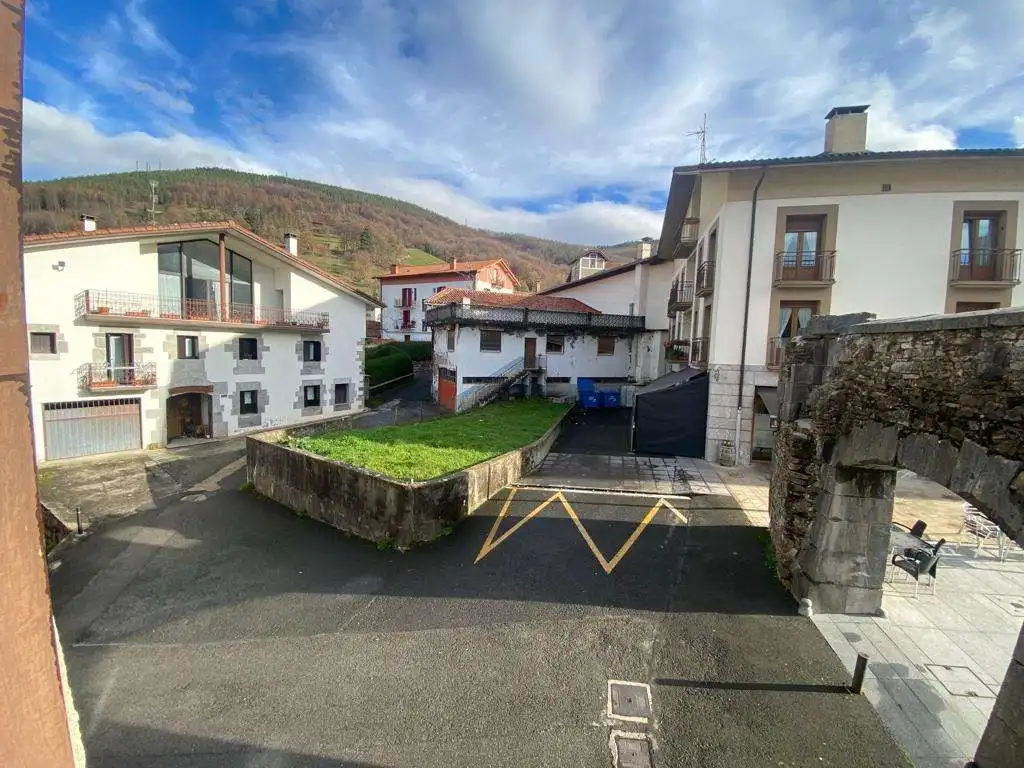 Vista exterior de Casa o xalet en venda en Berastegi amb Jardí privat i Traster