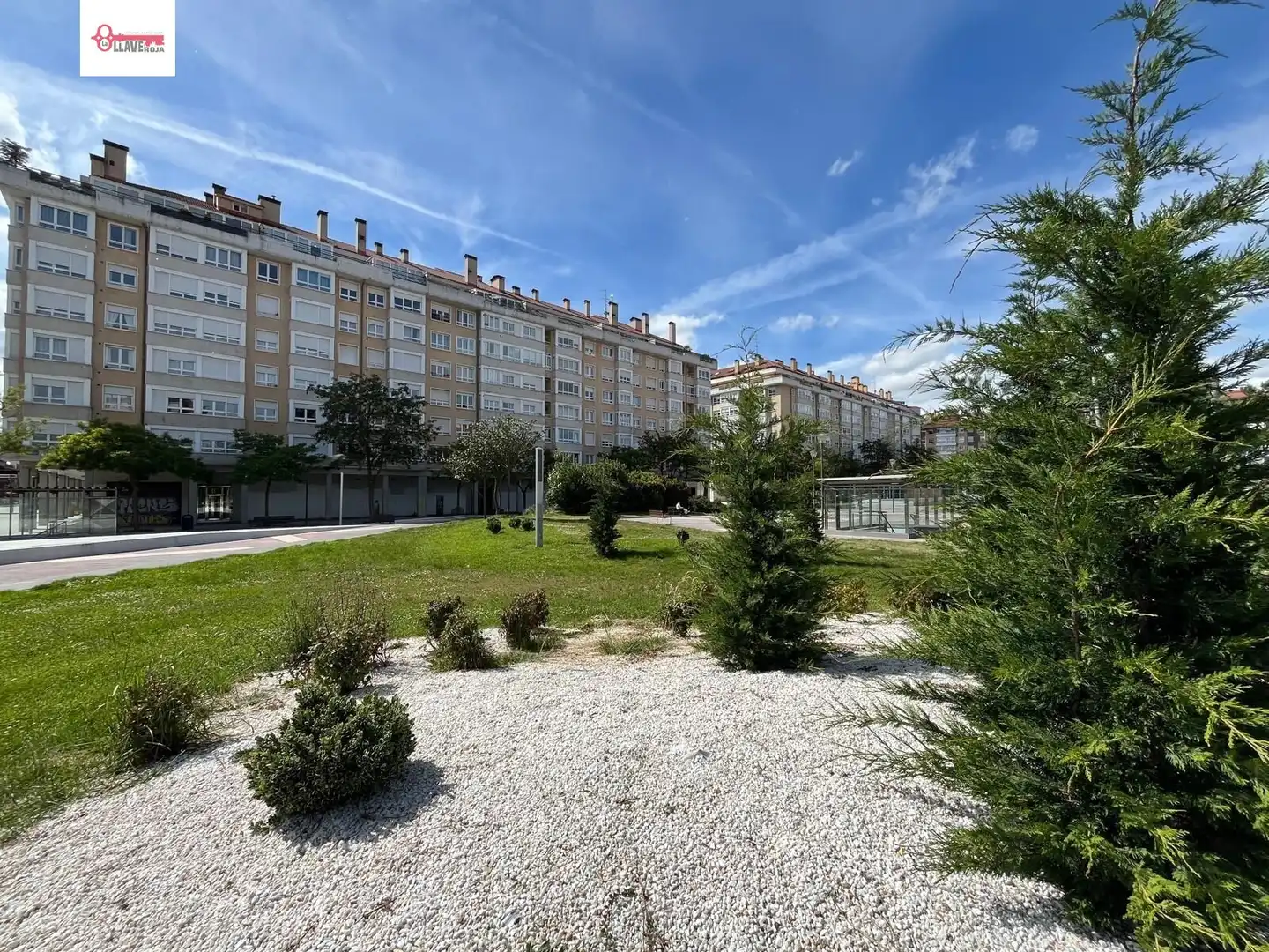 Vista exterior de Ático en venta en Burgos con Calefacción, Parquet y Terraza