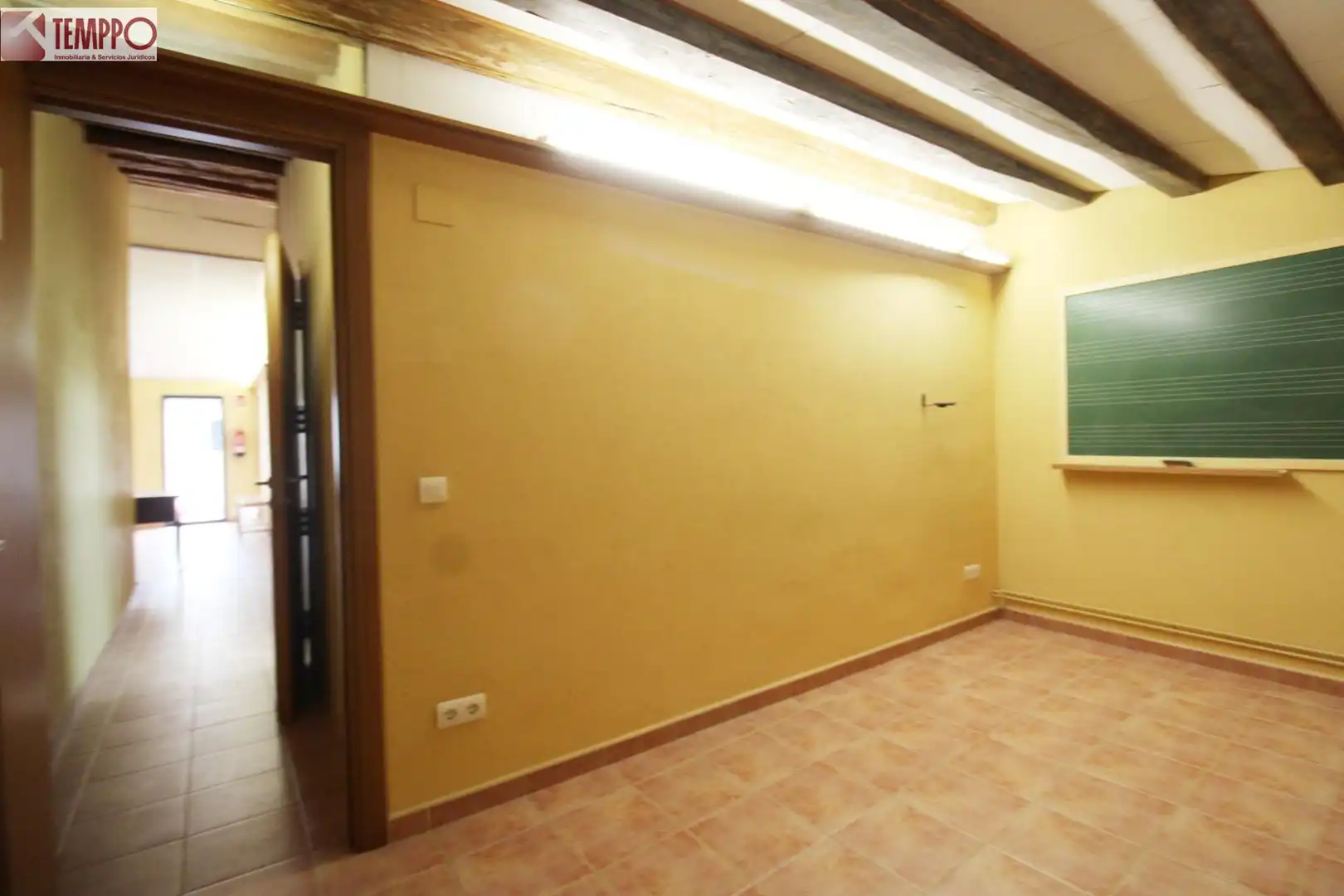 Casa adosada en venta en Carrer MURALLA, Centre