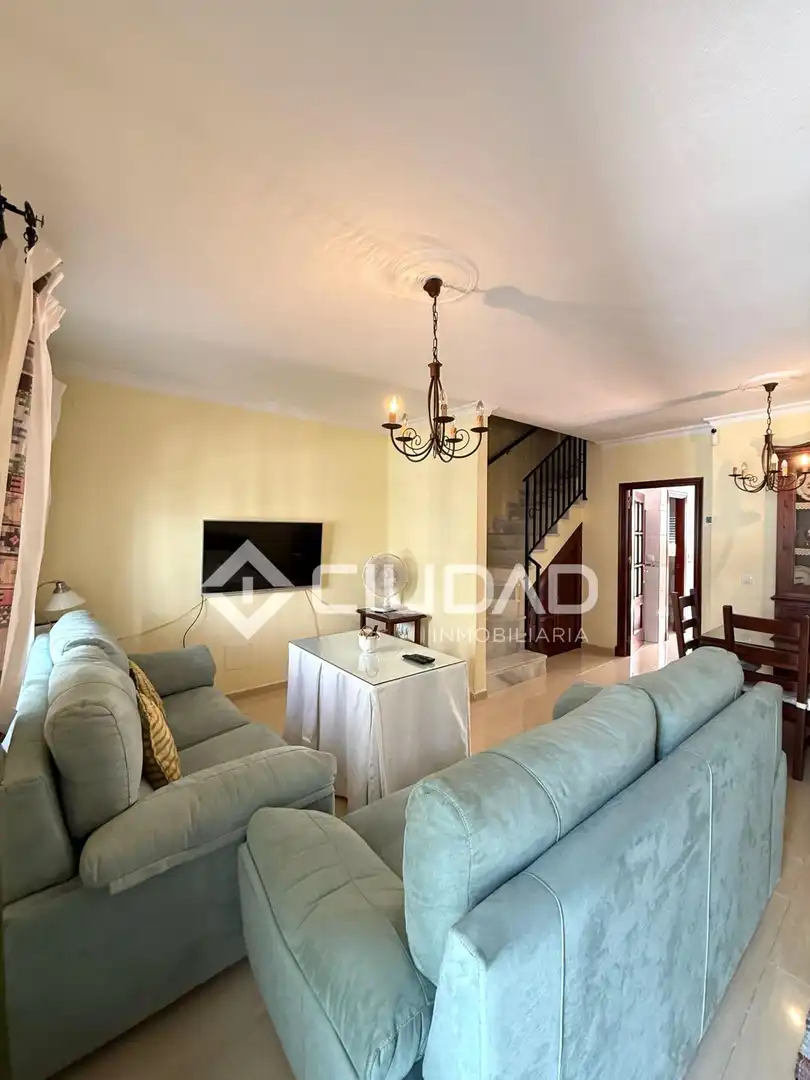 Sala d'estar de Casa o xalet en venda en Chipiona amb Aire condicionat i Terrassa