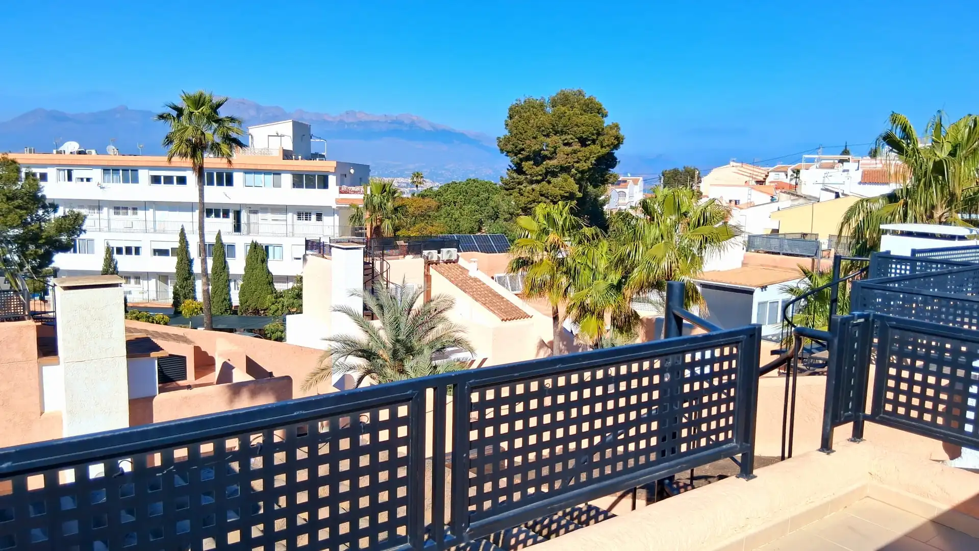 Exterior view of Country homes for sale in L'Alfàs del Pi  with Air Conditioner, Terrace and Storage room