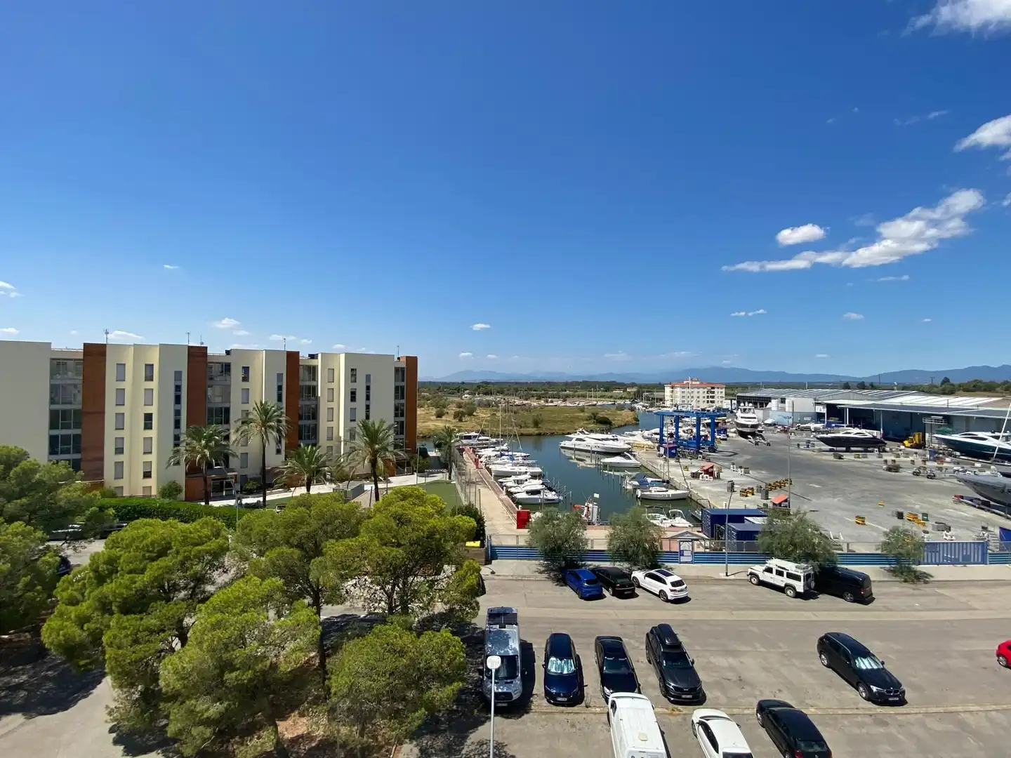 Parking de Piso en venta en Roses con Terraza, Piscina y Amueblado