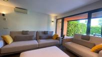 Sala d'estar de Casa o xalet en venda en L'Ametlla del Vallès amb Aire condicionat, Calefacció i Jardí privat