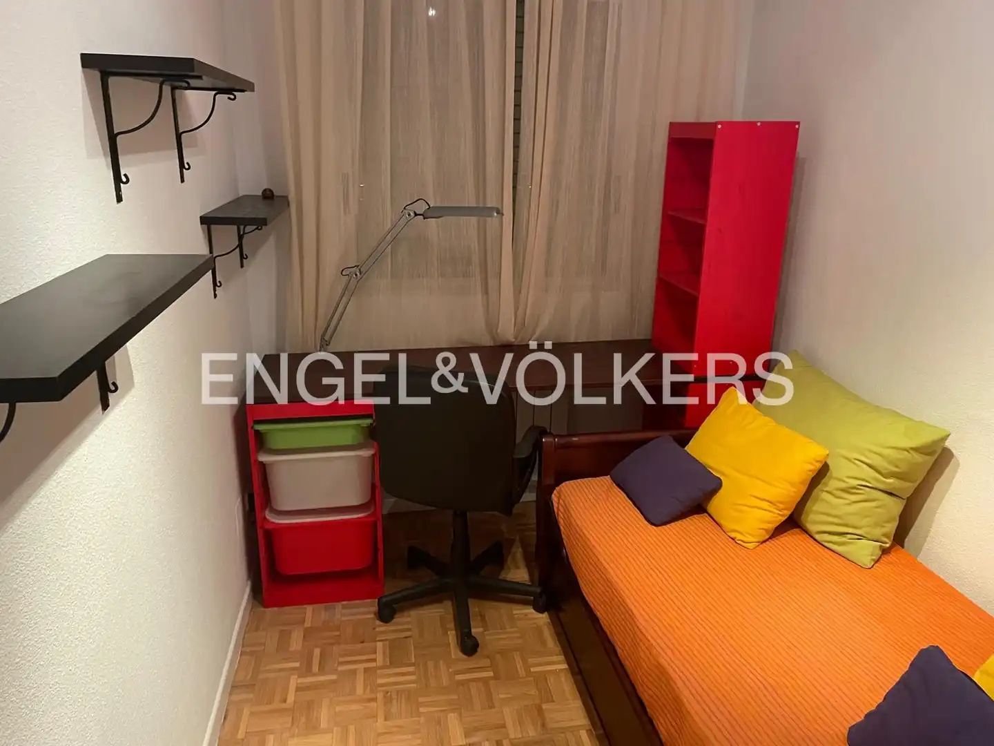 Bedroom of Flat for rent in Madrid  with Air Conditioner, Heating and Parquet flooring