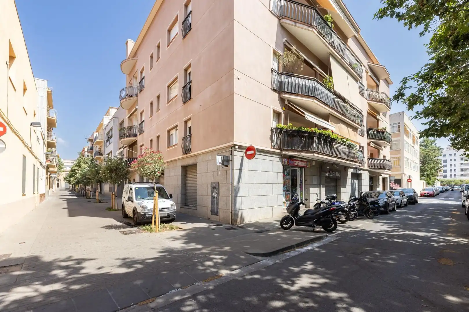 Außenansicht von Maisonette zum Verkauf in Mataró mit Klimaanlage, Möbliert und Balkon