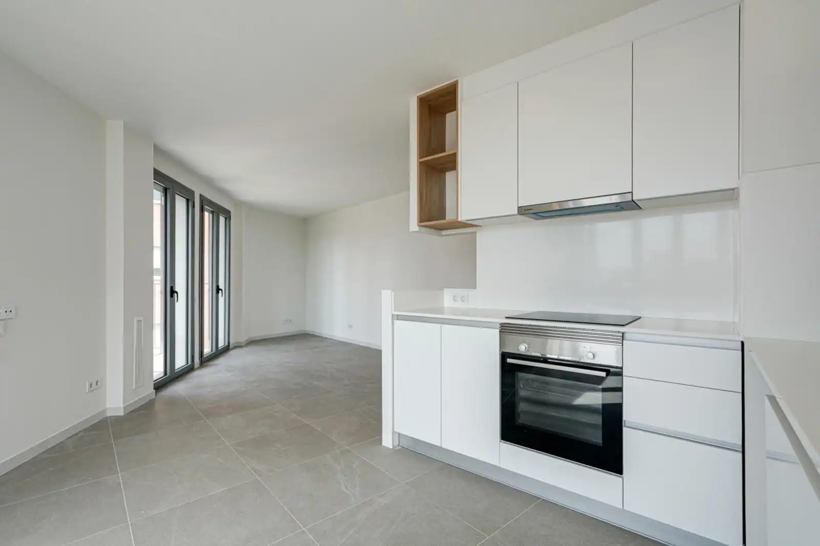 Cocina de Piso en venta en L'Hospitalet de Llobregat con Terraza
