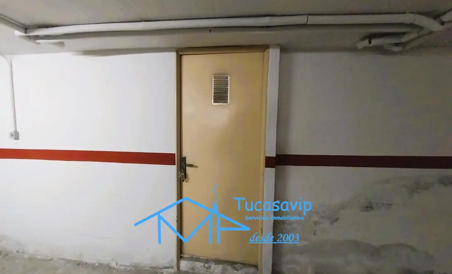 Parking de Piso en venta en La Adrada  con Calefacción, Jardín privado y Terraza