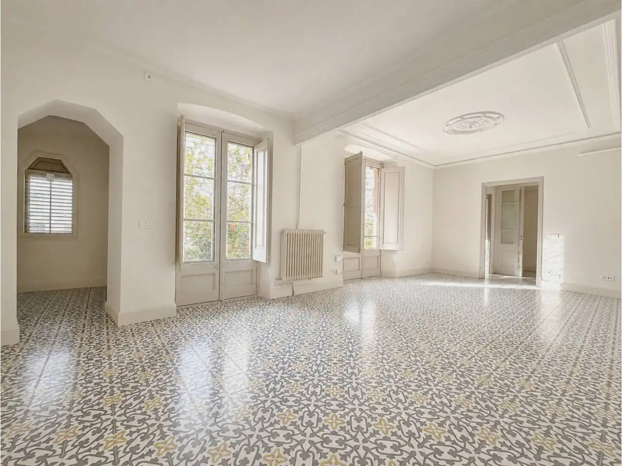 Sala de estar de Piso de alquiler en Girona con Aire acondicionado, Calefacción y Jardín privado