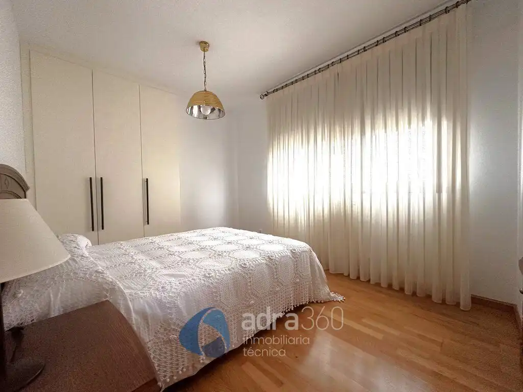 Dormitori de Casa o xalet en venda en Cirueña amb Calefacció, Jardí privat i Terrassa