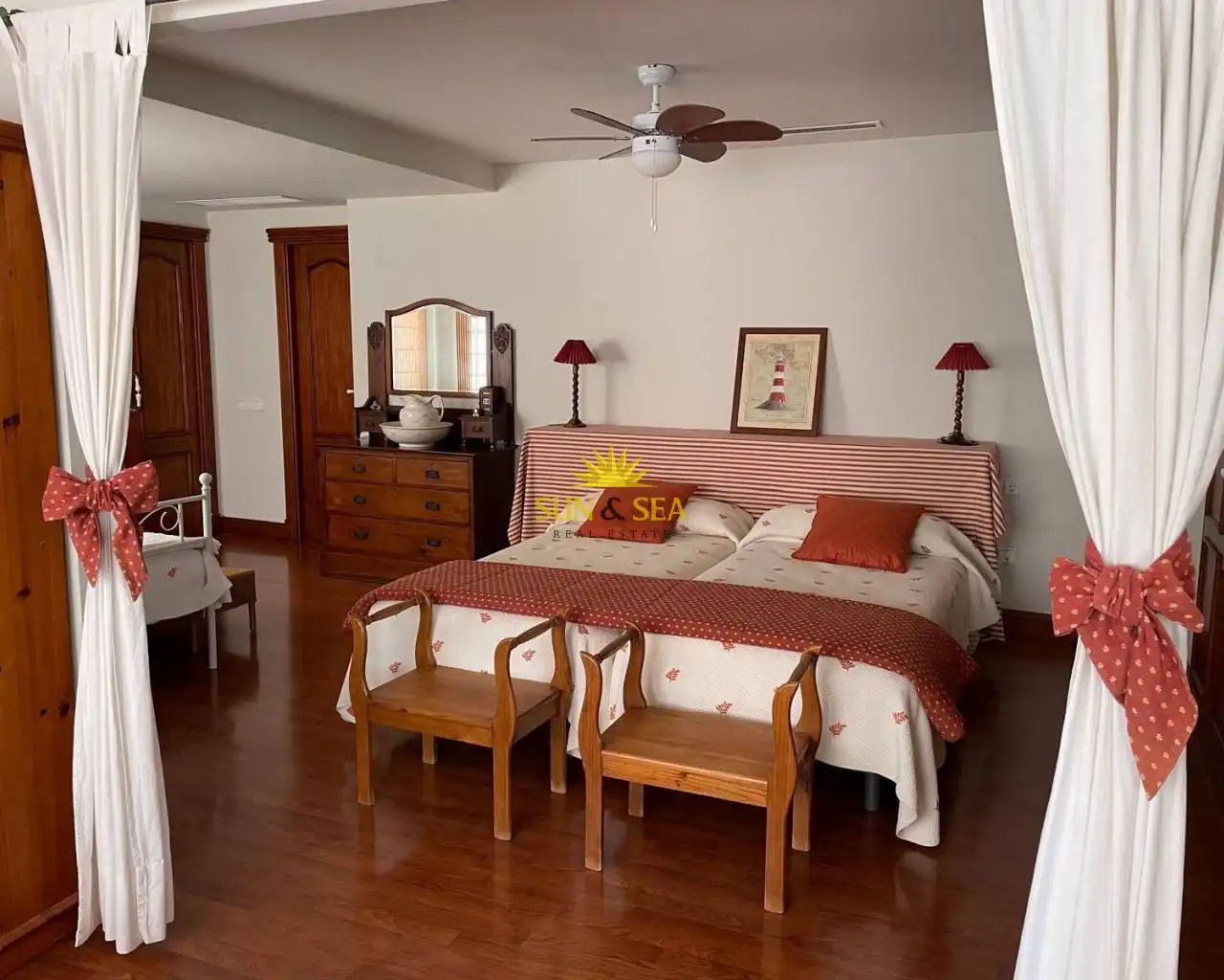 Bedroom of Houses for rent in Benidorm  with Air Conditioner, Private garden and Terrace