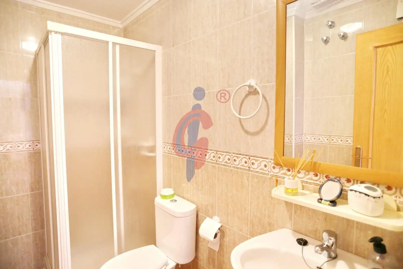 Bany de Apartament en venda en Guardamar del Segura amb Terrassa i Moblat