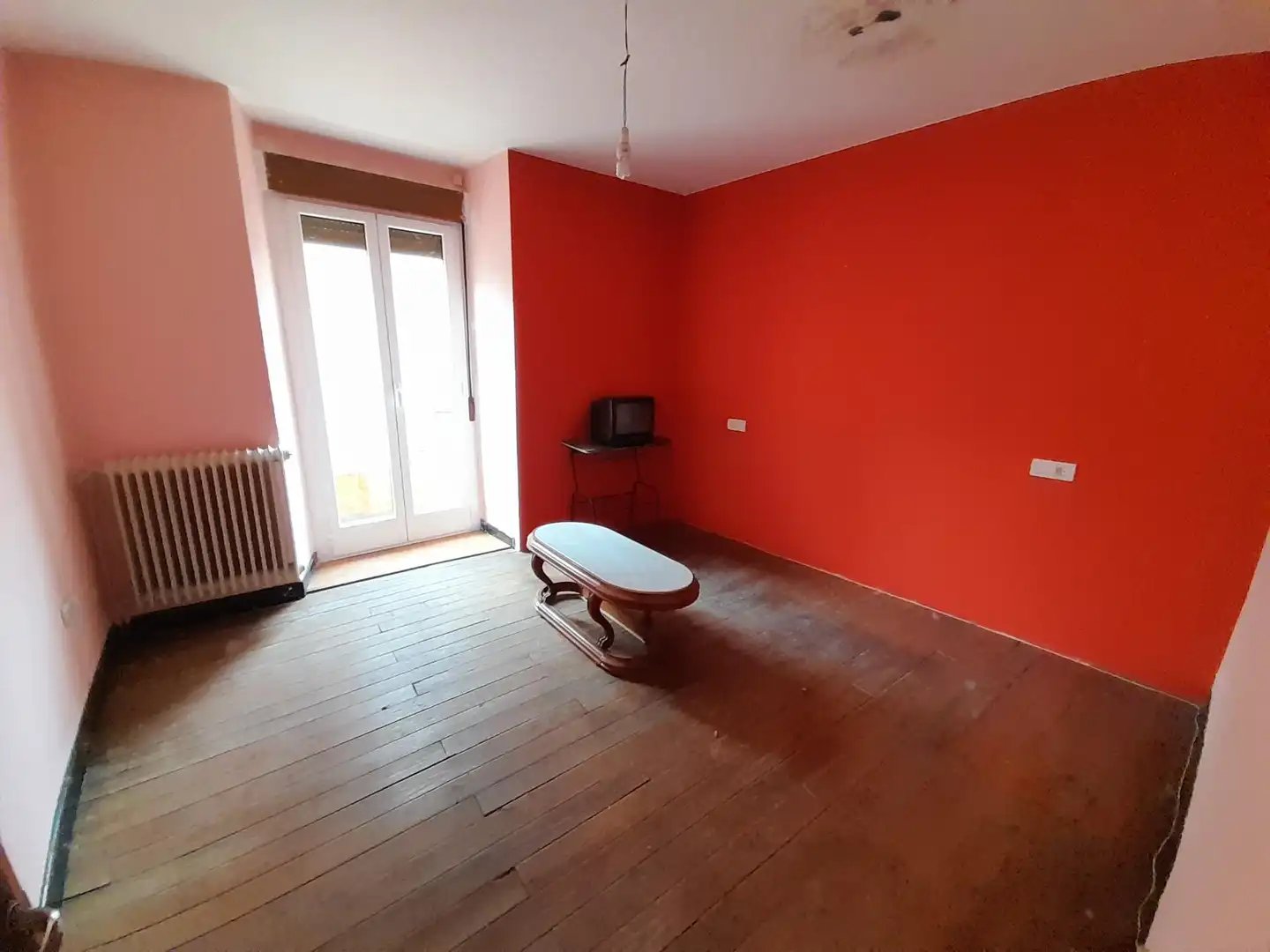 Sala de estar de Casa o chalet en venta en Cacabelos con Calefacción, Terraza y Balcón