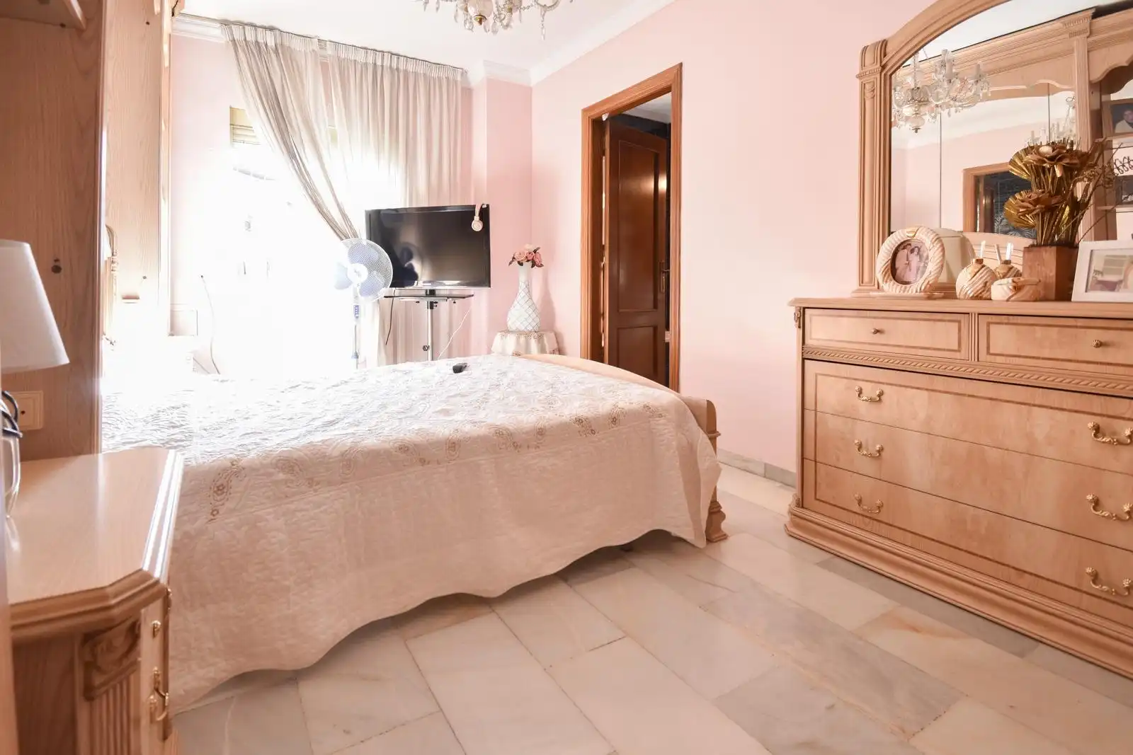 Habitación de Edificio en venta en Mijas