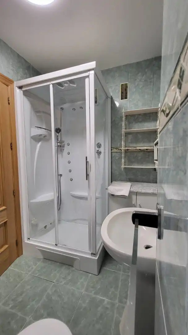 Baño de Piso en venta en Vélez-Málaga con Terraza y Piscina comunitaria