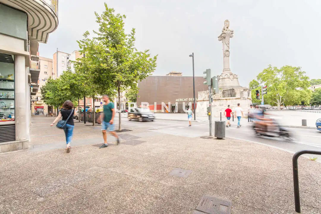 Business premises to rent in Plaça Calvet i Rubalcaba, imagen 5