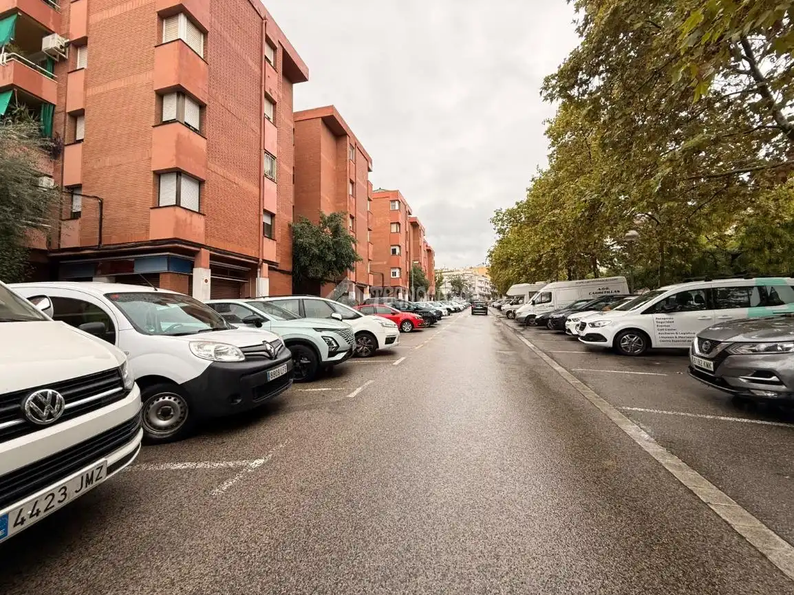 Aparcament de Pis en venda en Viladecans amb Balcó