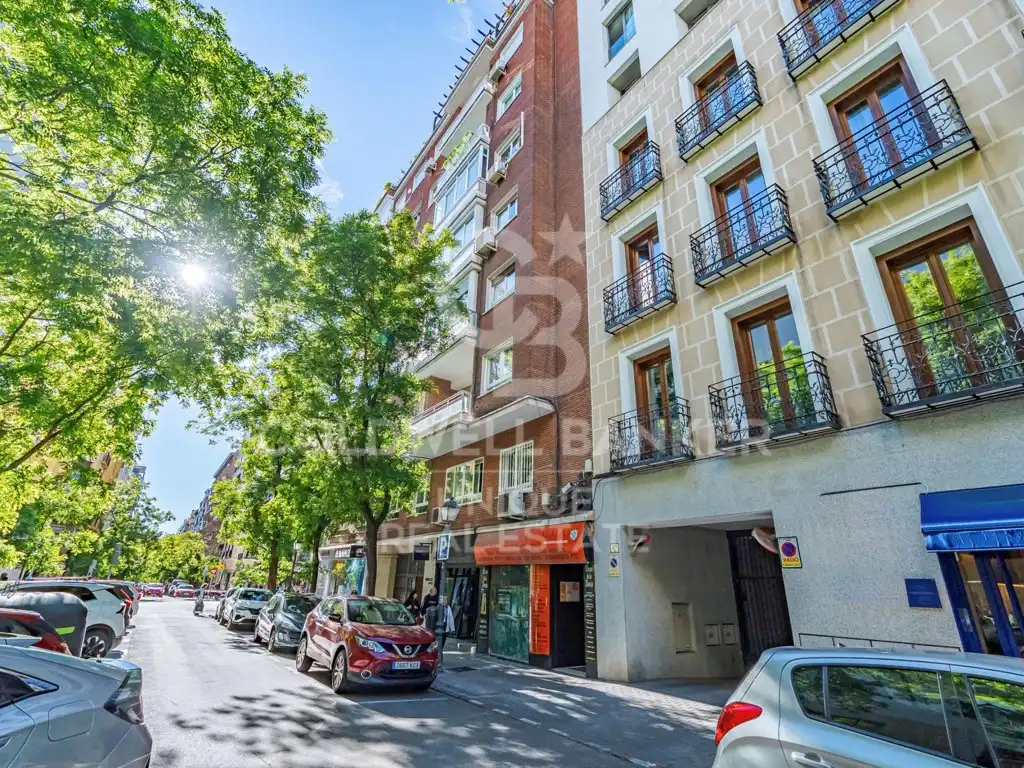 Vista exterior de Piso en venta en Madrid con Terraza