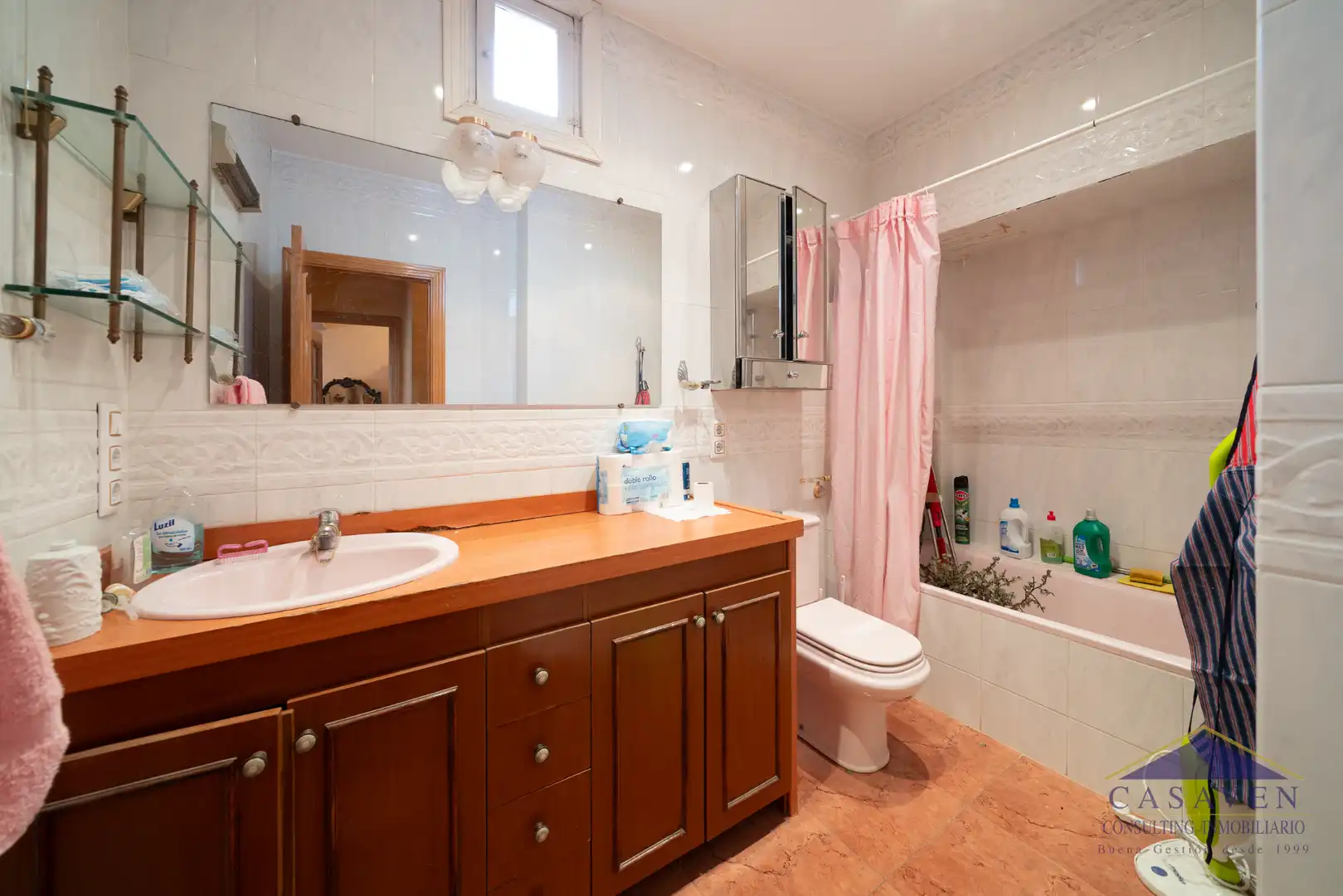 Badezimmer von Wohnung zum Verkauf in Madrid mit Heizung