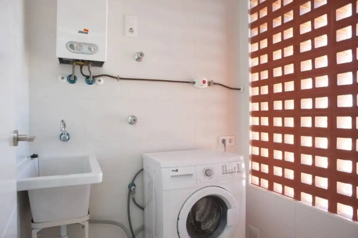 Baño de Piso en venta en Elche / Elx con Aire acondicionado, Jardín privado y Parquet