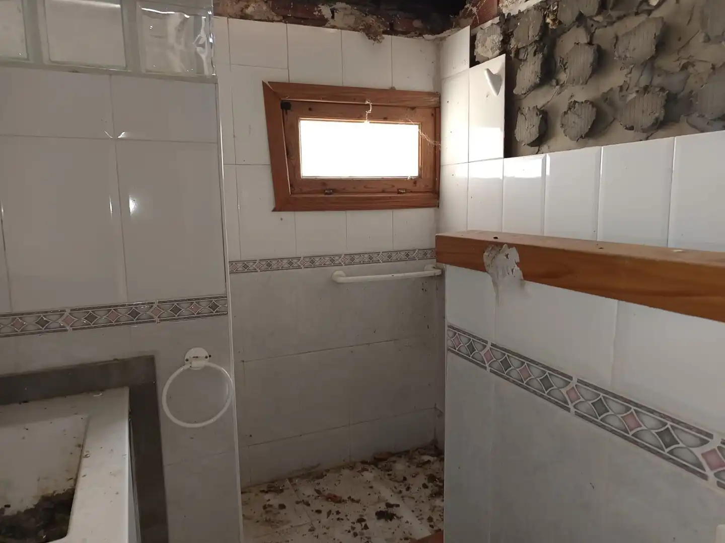 Bany de Casa o xalet en venda en Alquézar amb Jardí privat