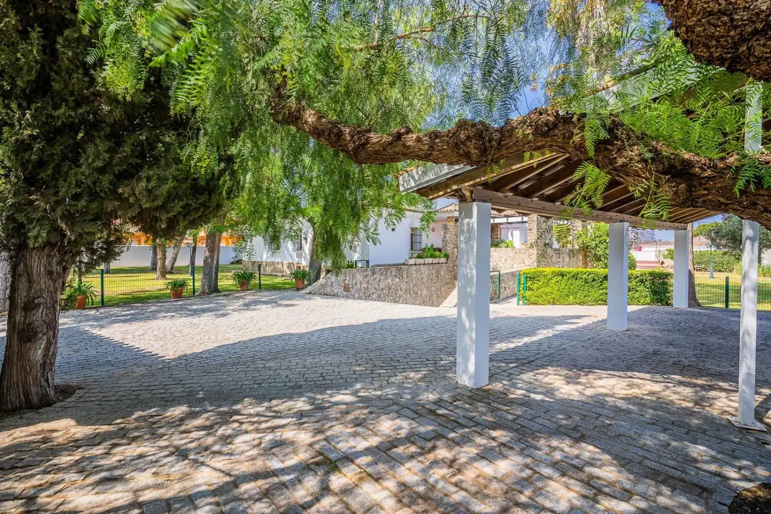 Garden of Houses for sale in Chiclana de la Frontera  with Air Conditioner, Private garden and Storage room
