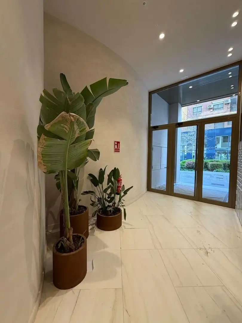 Wohnung zur Miete in Valencia mit Klimaanlage, Heizung und Privatgarten