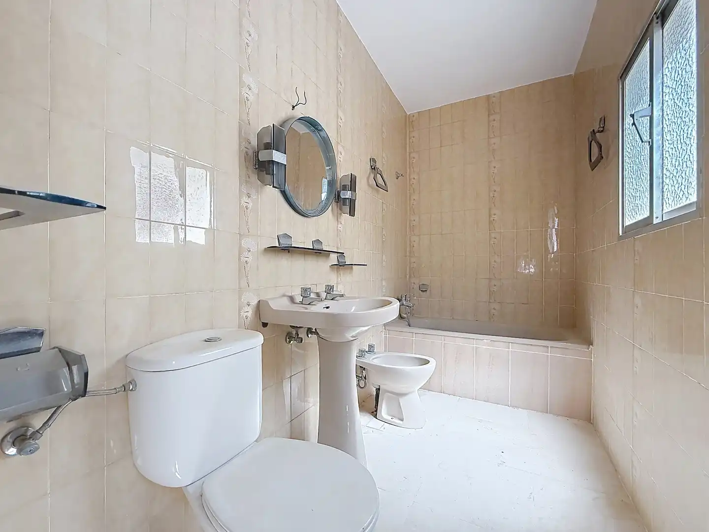 Bathroom of Houses for sale in Teba
