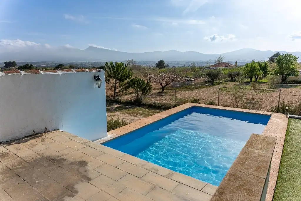 Piscina de Casa o chalet en venta en Castalla con Jardín privado, Piscina y Amueblado