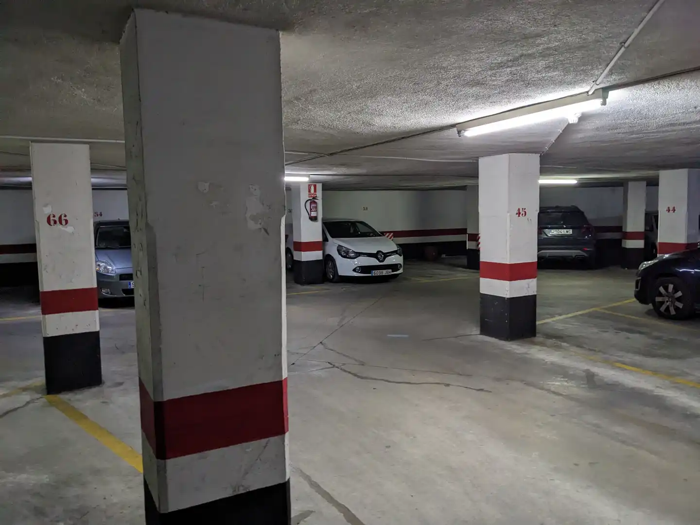 Garage for rent in Carrer de Berlín, 57, Barri de les Corts