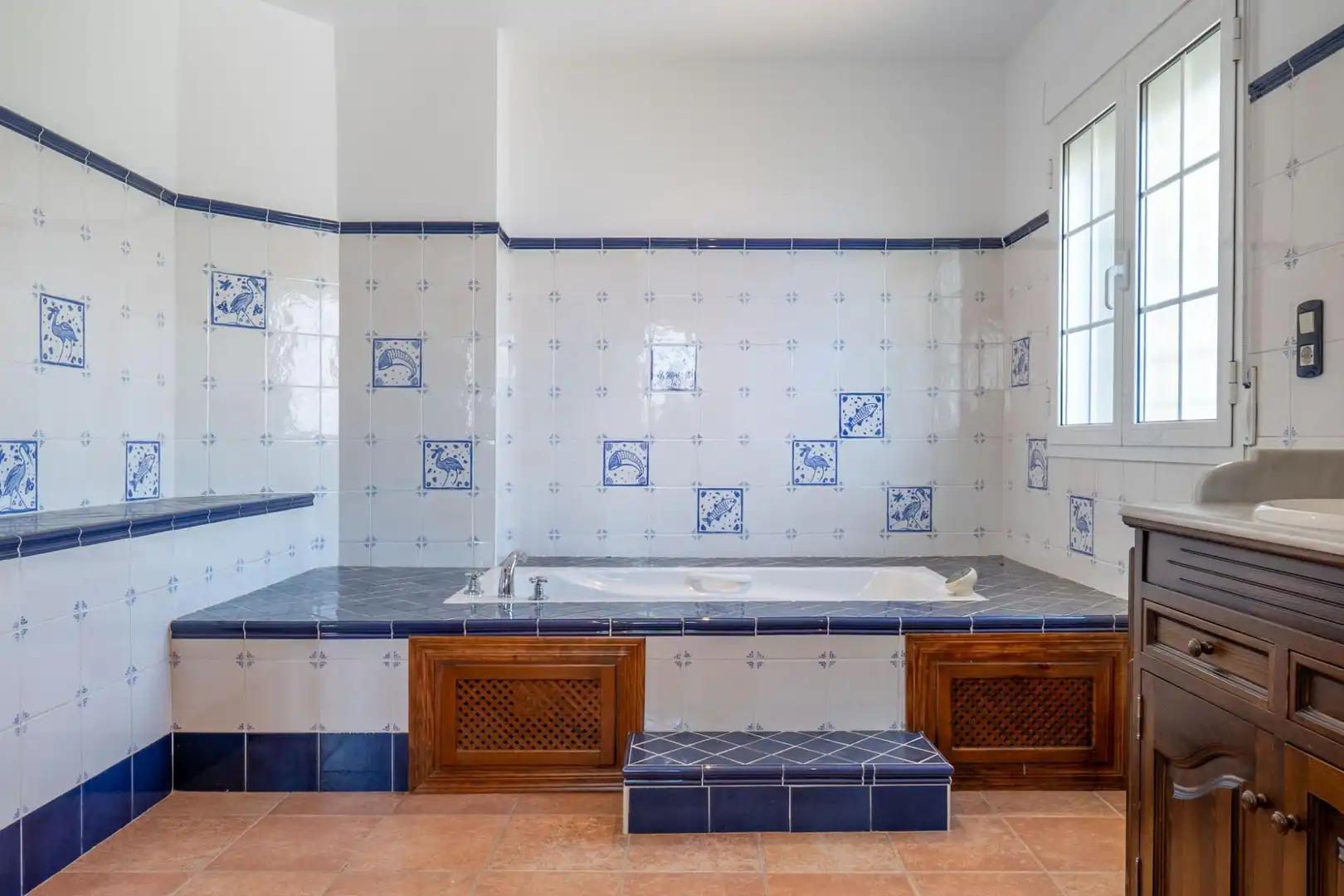 Bany de Casa o xalet en venda en Santa Fe amb Aire condicionat, Calefacció i Jardí privat