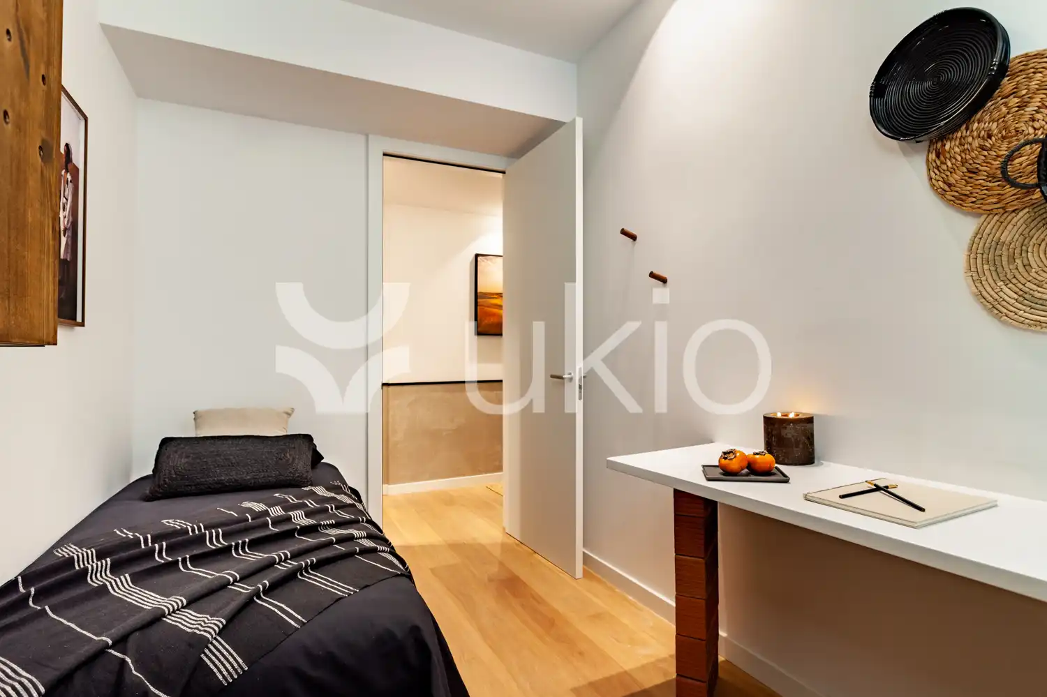 Dormitori de Apartament de lloguer en Barcelona amb Aire condicionat, Calefacció i Terrassa