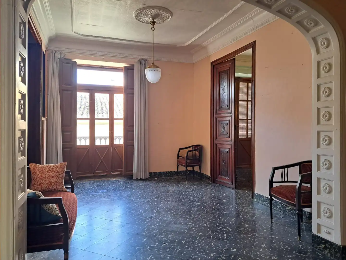 Casa adosada en venda en Requena amb Terrassa, Traster i Balcó