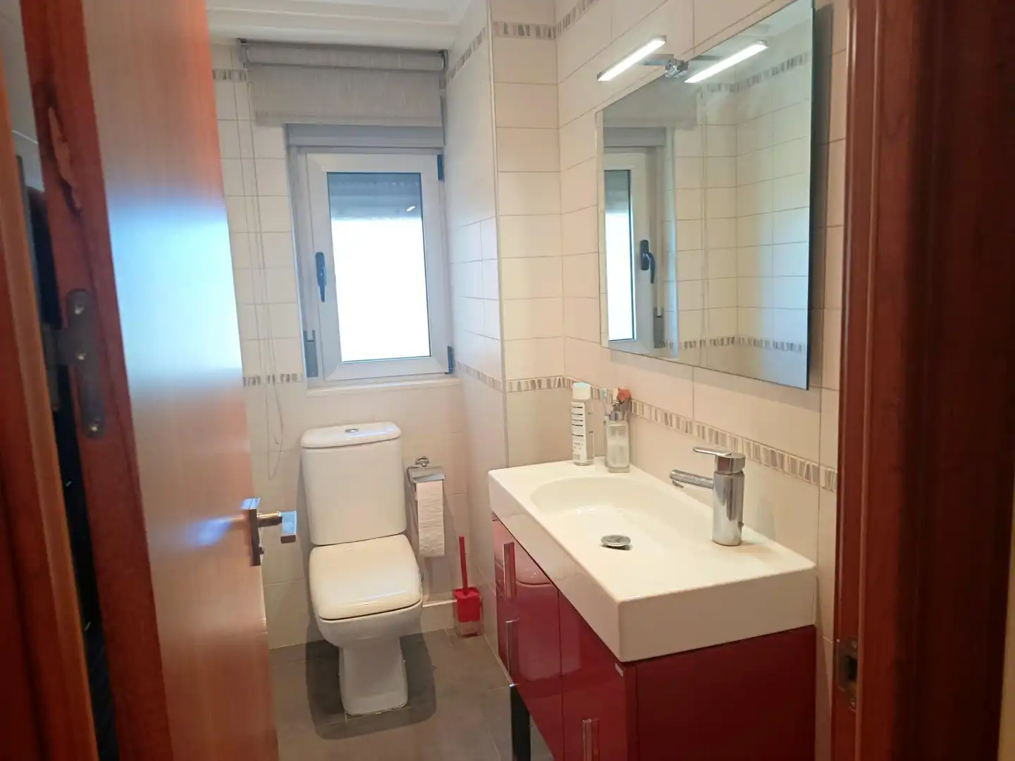 Badezimmer von Wohnungen zum Verkauf in Alicante / Alacant mit Klimaanlage, Heizung und Alarm