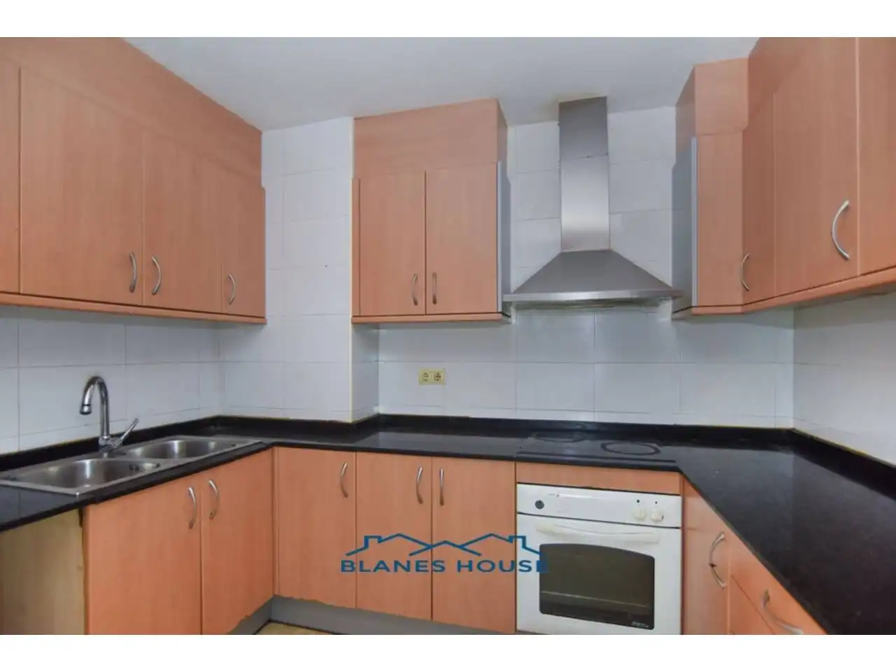 Piso en venta en Calle Segre, Mont Ferrant - Joan Carles I