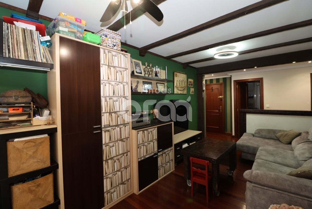 Bedroom of Flat for sale in Santurtzi   with Heating and Furnished