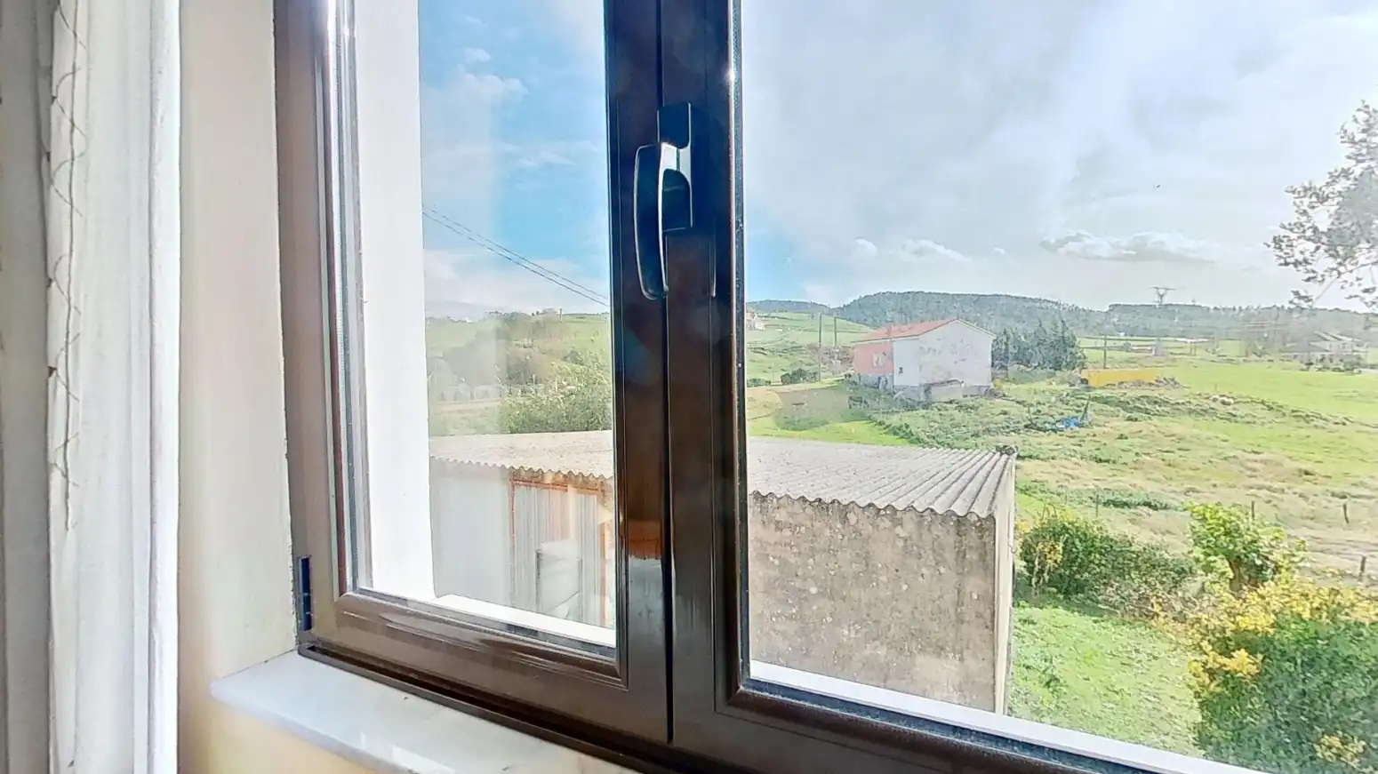 Außenansicht von Haus oder Chalet zum Verkauf in Polanco mit Heizung, Privatgarten und Terrasse
