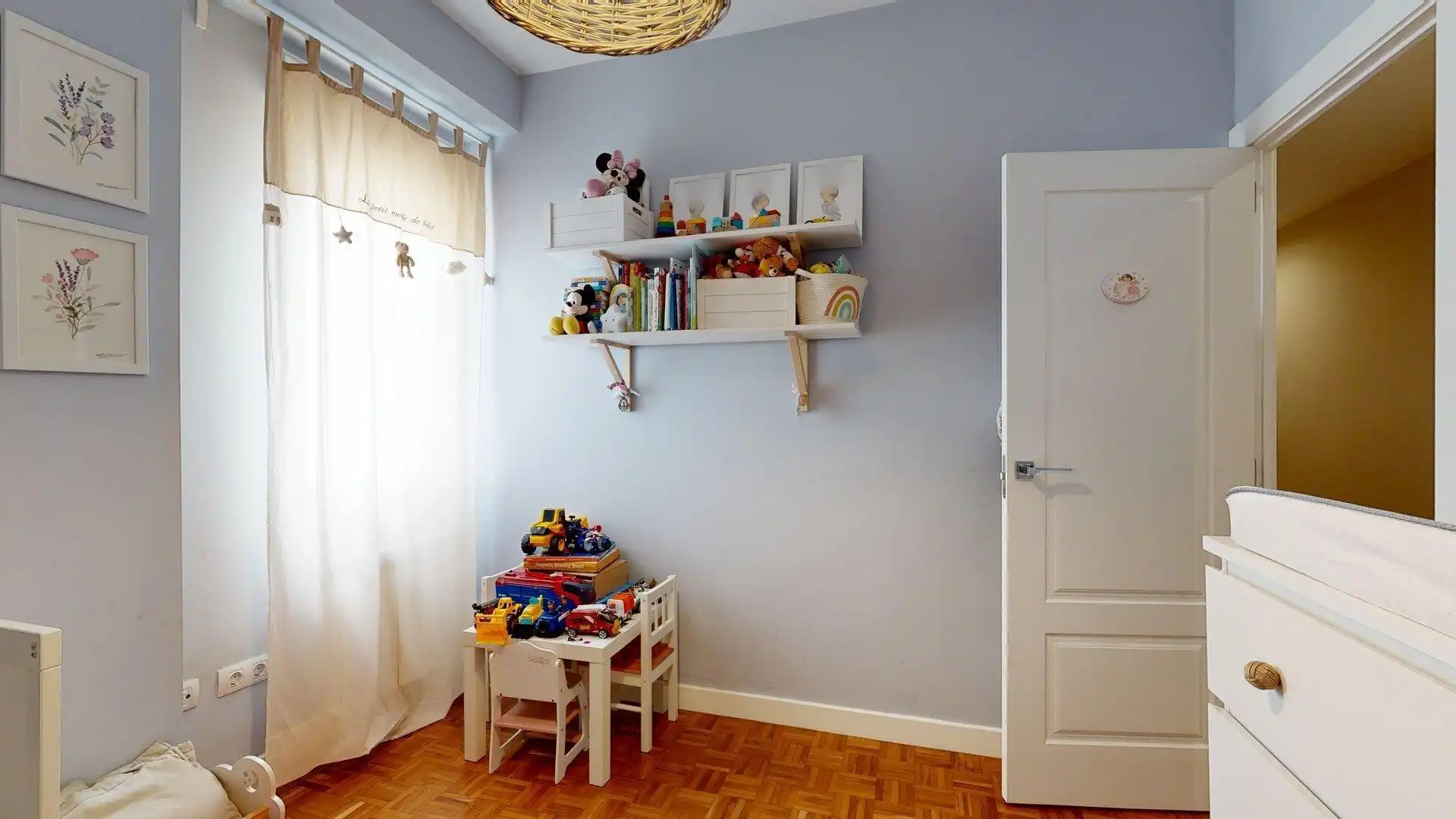 Bedroom of Flat for sale in Zaragoza  with Air Conditioner, Heating and Parquet flooring