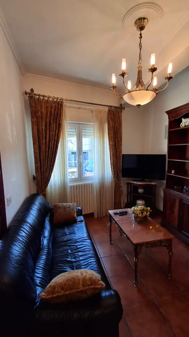 Sala de estar de Casa o chalet en venta en A Pobra do Caramiñal con Aire acondicionado, Calefacción y Jardín privado