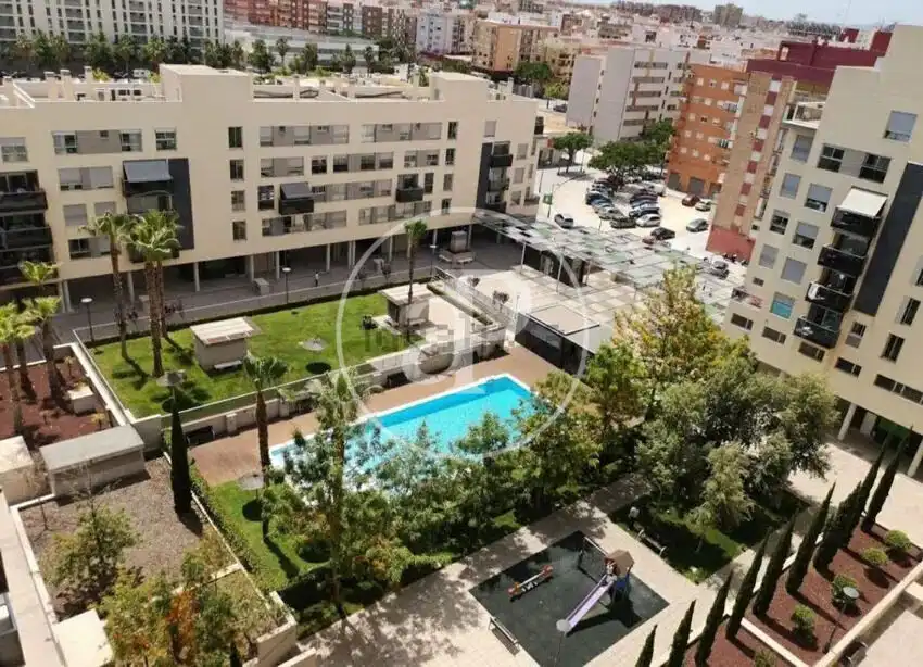 Vista exterior de Pis de lloguer en Valencia amb Aire condicionat, Calefacció i Jardí privat