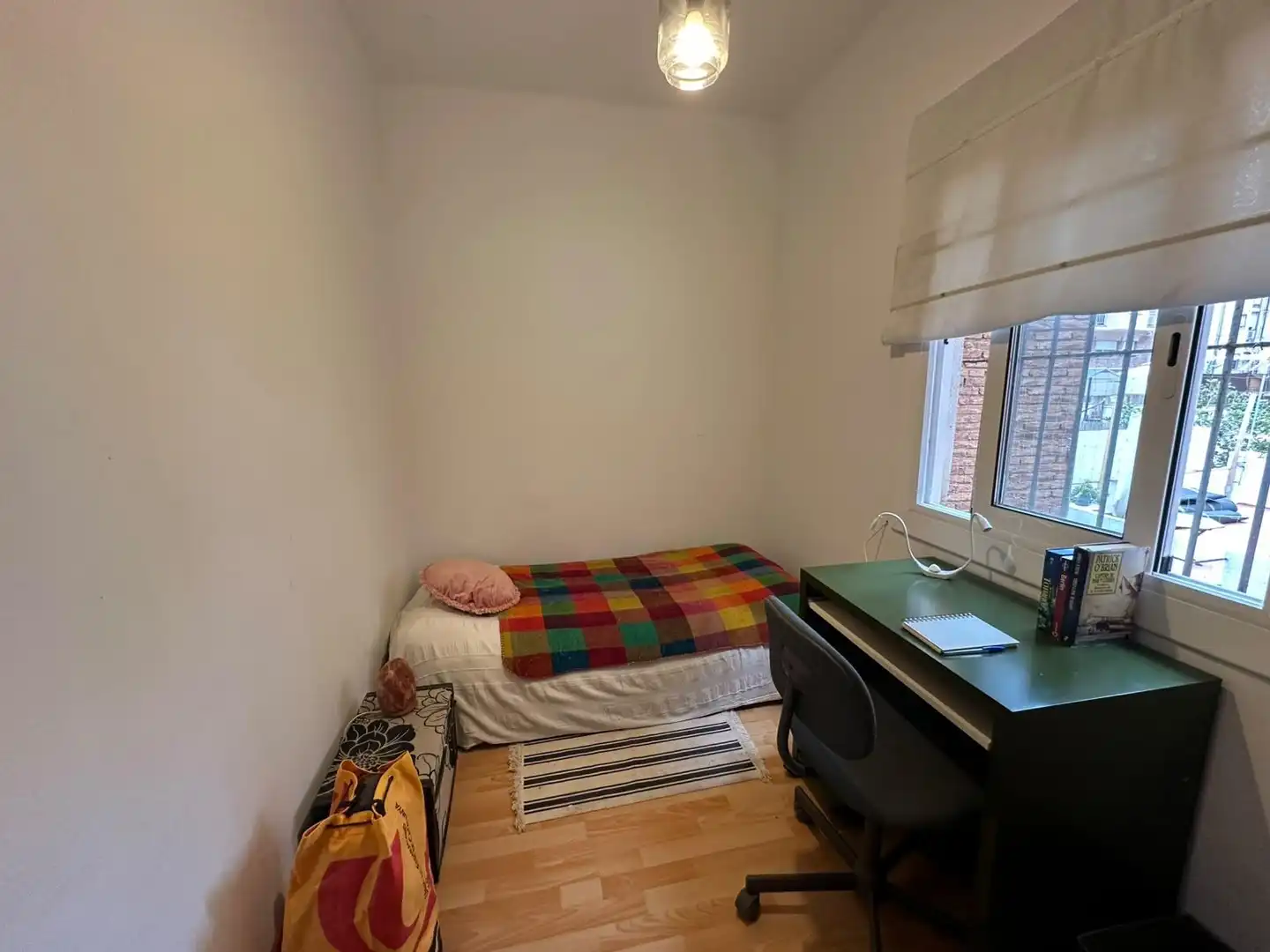 Dormitori de Apartament en venda en Barcelona amb Parquet, Traster i Moblat