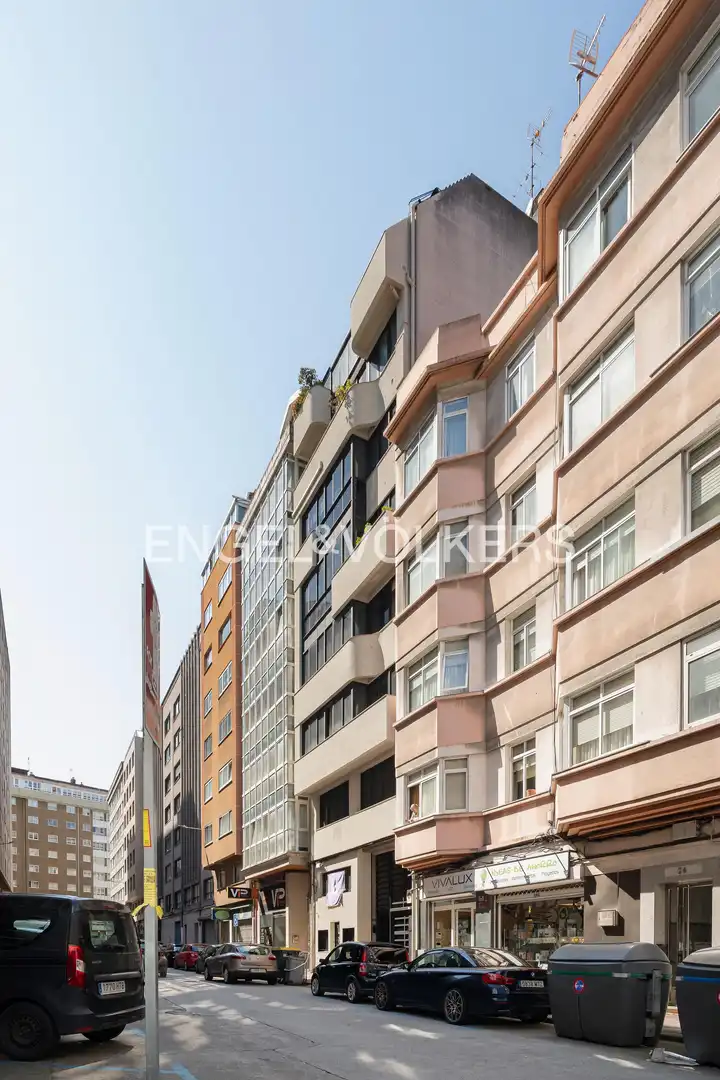 Vista exterior de Dúplex en venda en A Coruña Capital  amb Calefacció, Parquet i Traster