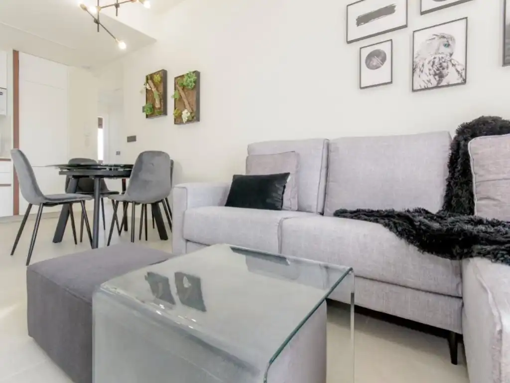 Sala d'estar de Casa o xalet en venda en Torrevieja amb Aire condicionat i Piscina