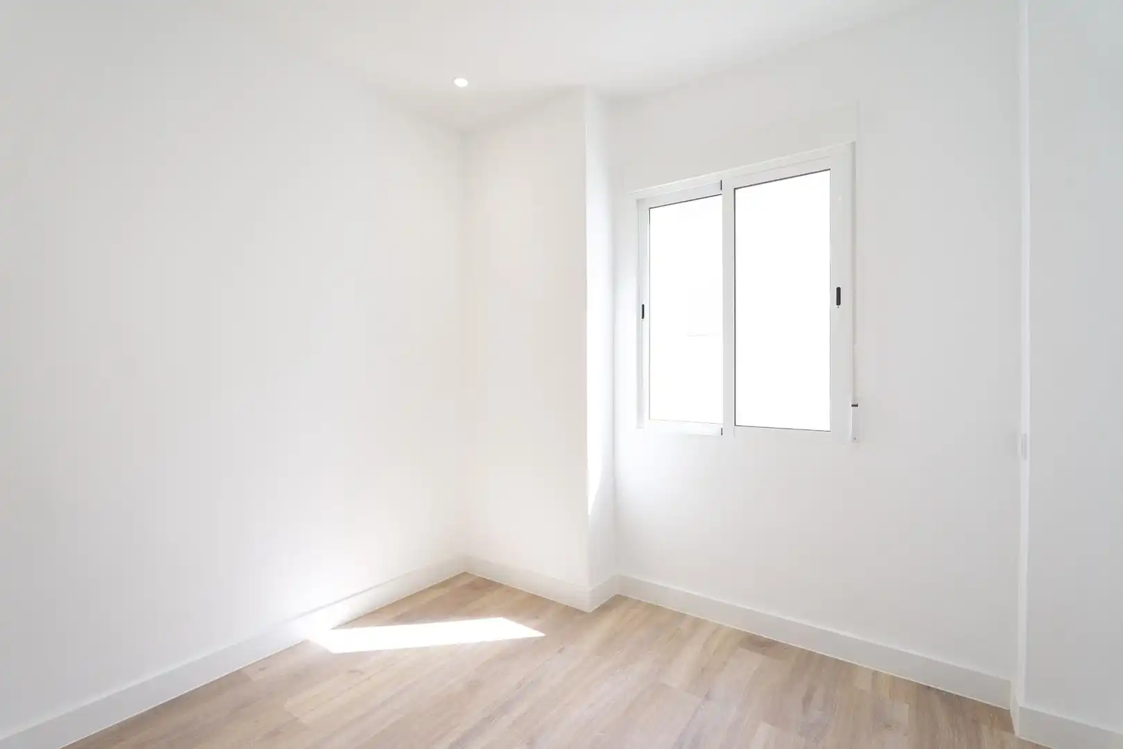 Bedroom of Flat for sale in Zaragoza